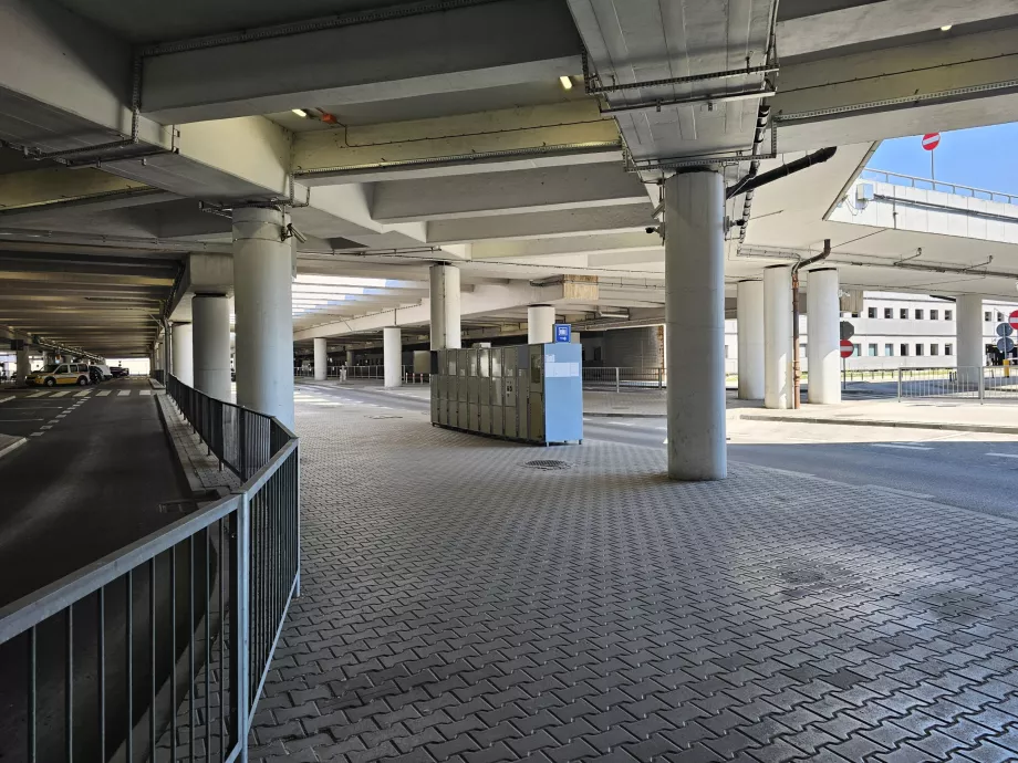 Luggage lockers in front of the arrivals hall