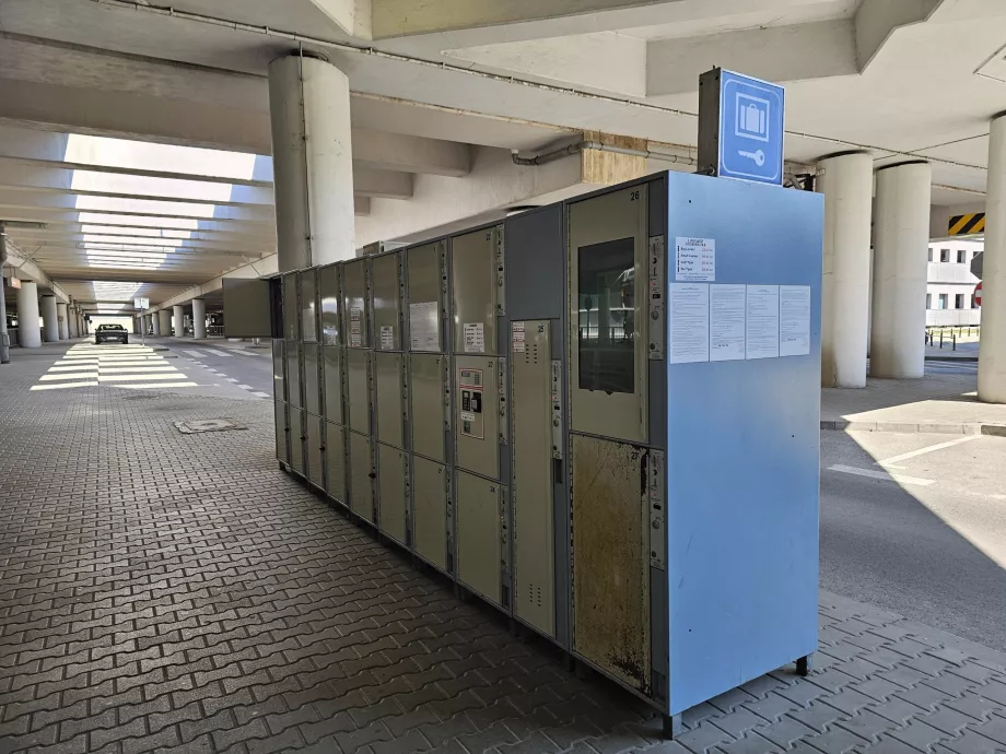 Automatic lockers