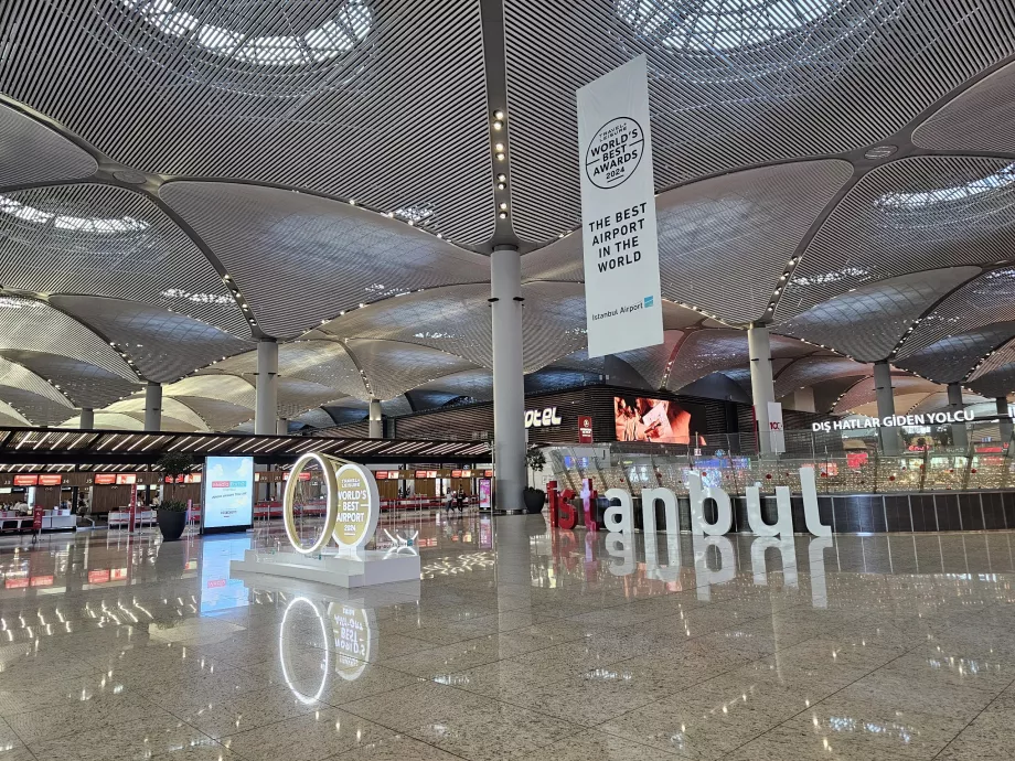 Istanbul Airport, public area, departures