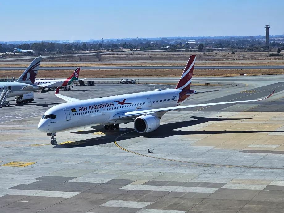 Air Mauritius, Airbus A350 at Johannesburg Airport