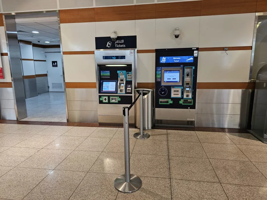 NOL Card machines in the metro