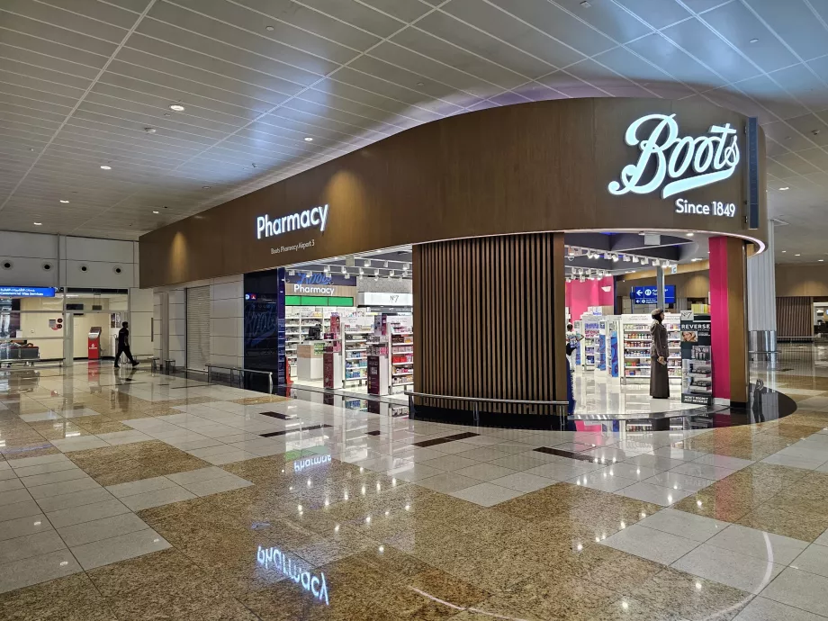 Pharmacy, public area, Terminal 3