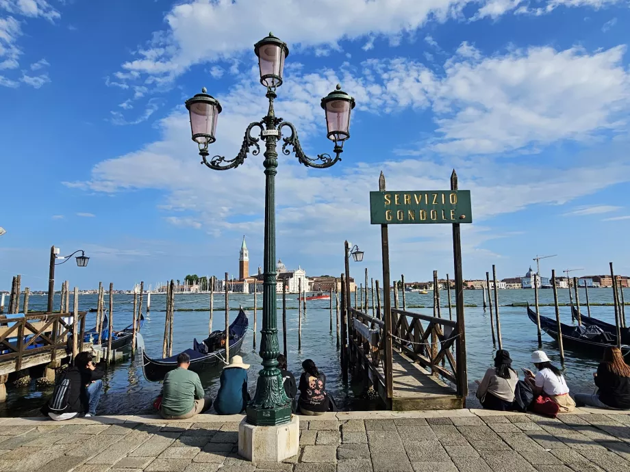 Gondola stations