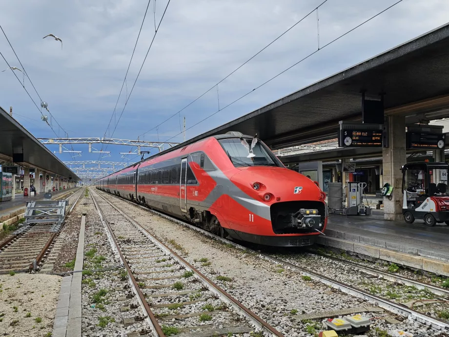 Venice, train