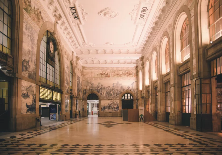 Sao Bento Station in Porto