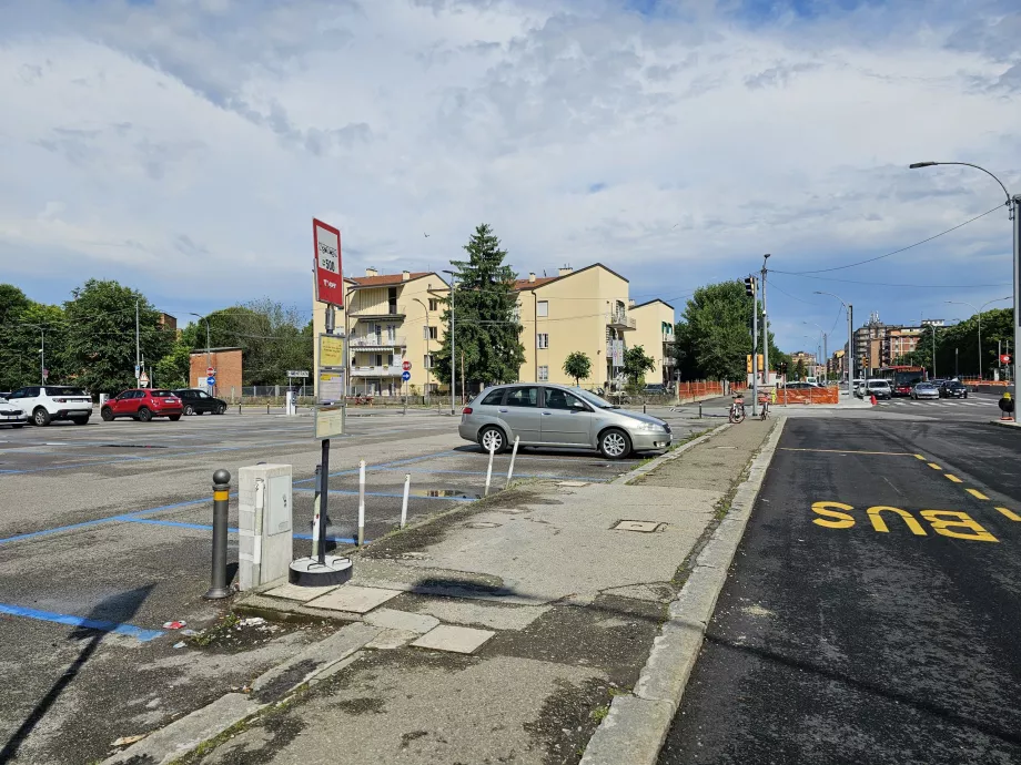 Bus stop 944, Ospedale Maggiore