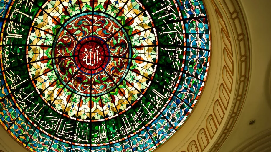 Interior of the Jame Asr Hassanil Bolkiah Mosque