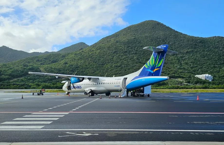 ATR72 aircraft at Saint Martin SFG airport