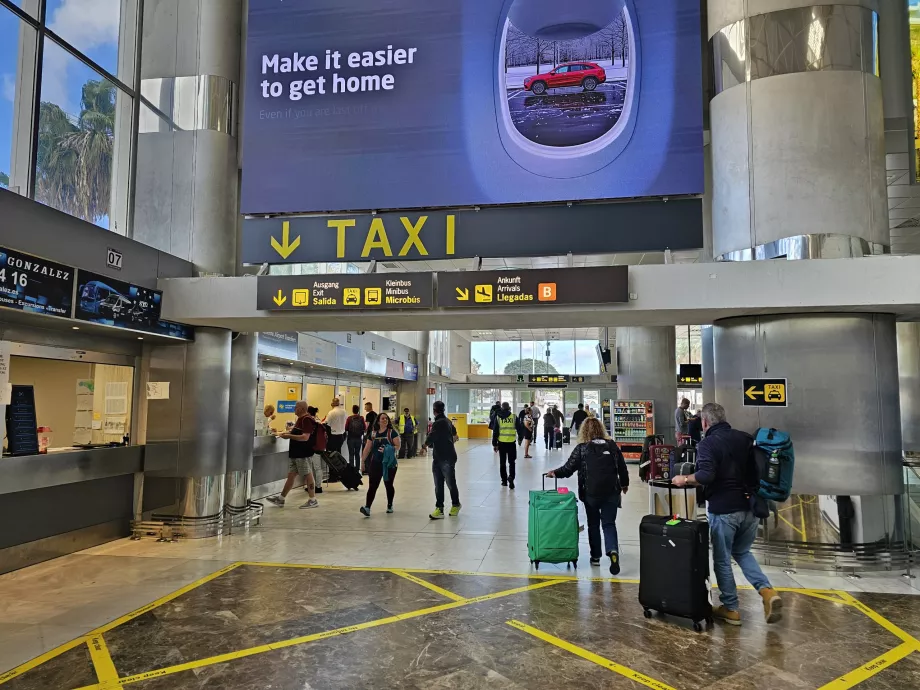 Exit to the taxi rank