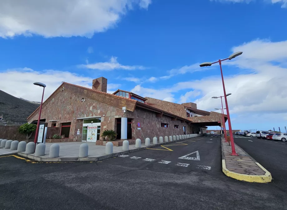 arrival by airport El Hierro