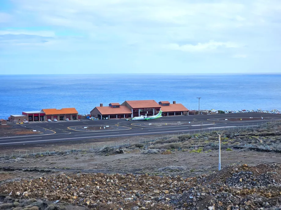 arrival by airport El Hierro