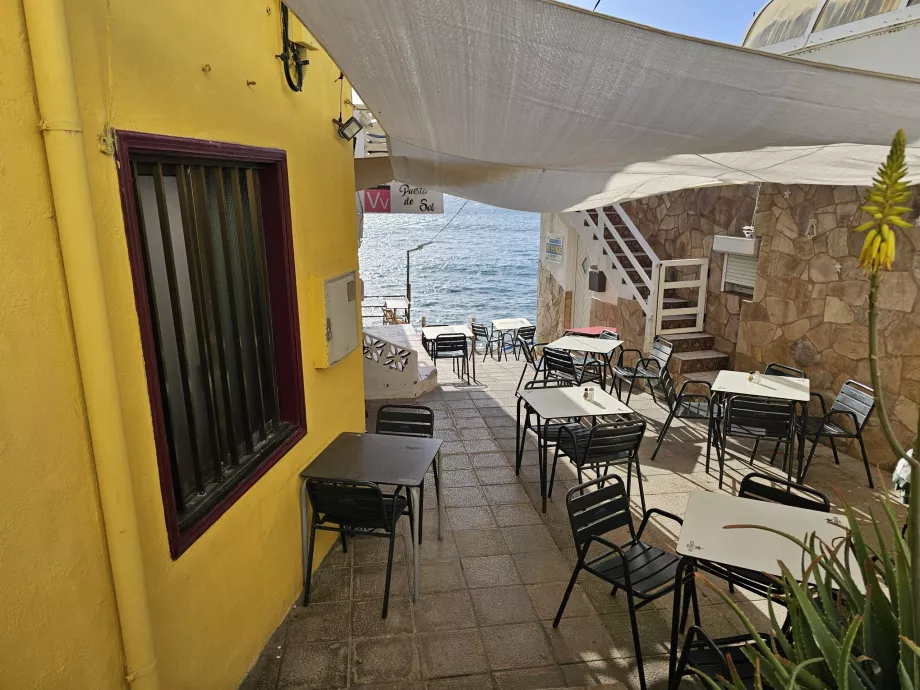 Restaurant at Playa de Alojera