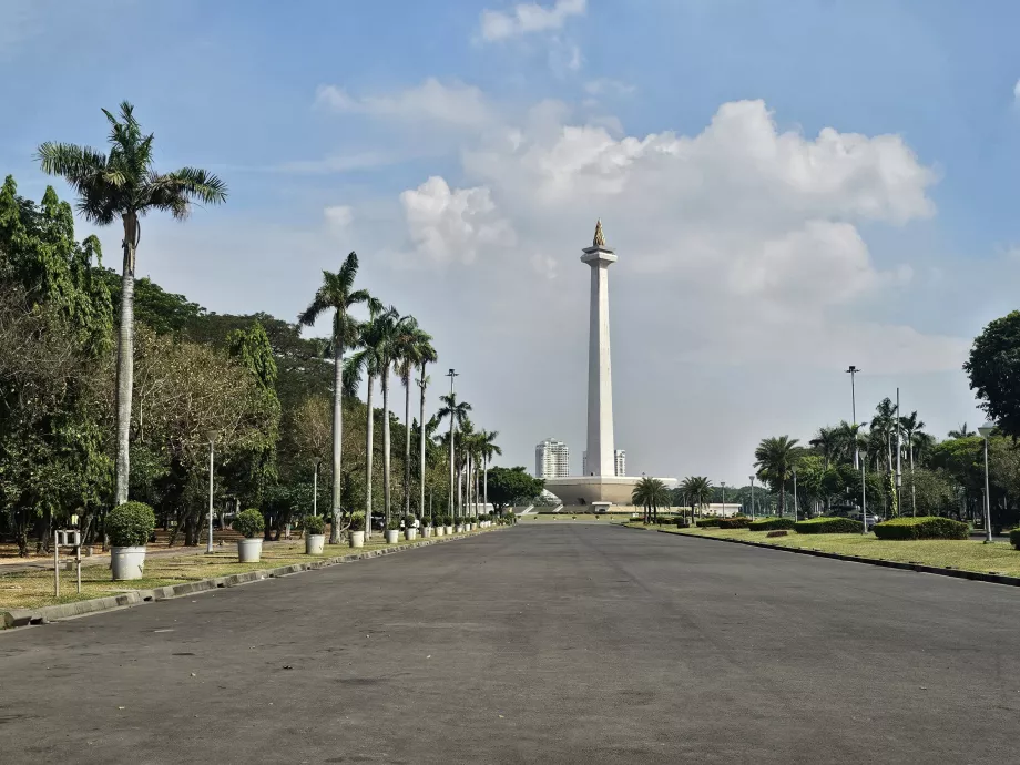 Park around the Monas Monument