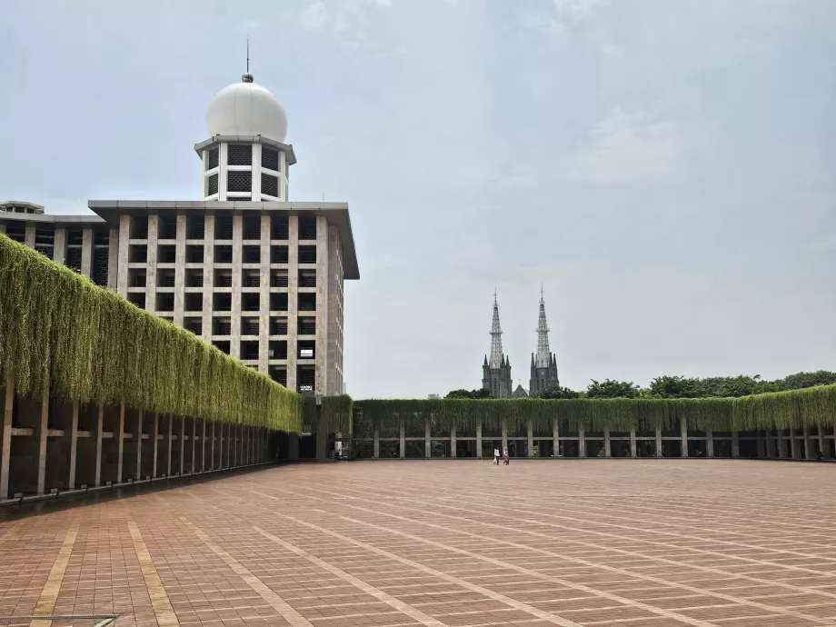 Istiqlal Mosque with the cathedral in the background