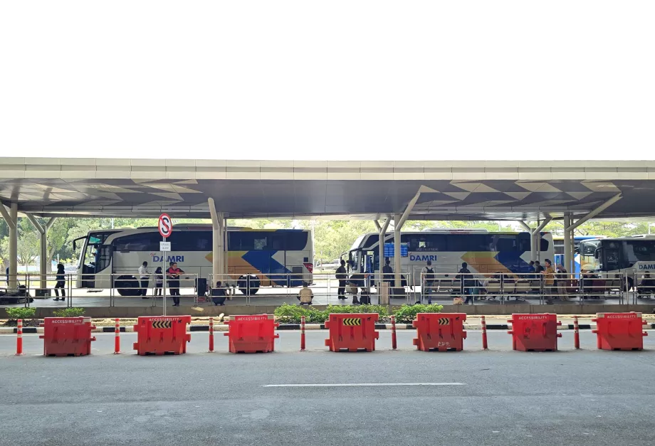 DAMRI buses, Terminal 3