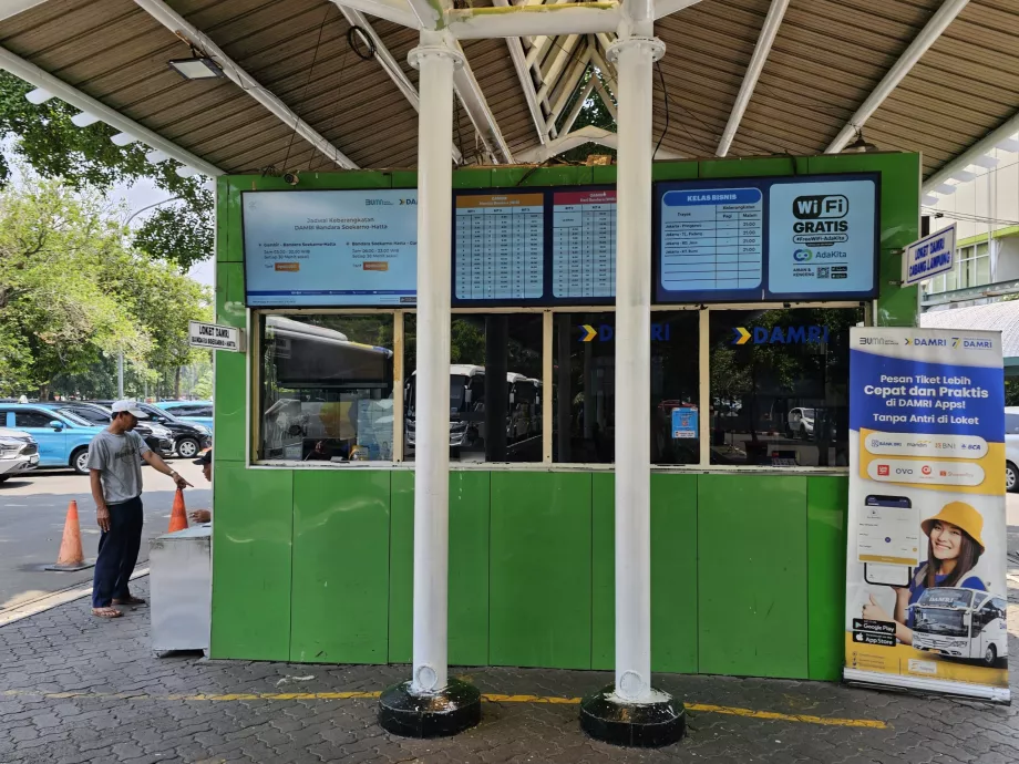 Cash desk - bus stop at Gambir station