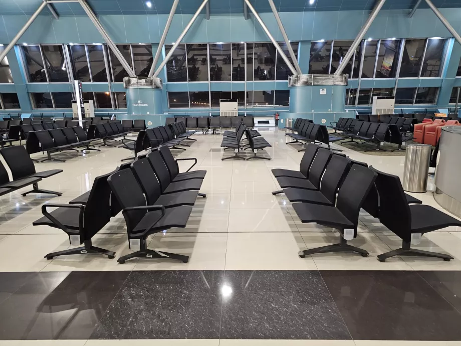 Seats in Terminal 3, transit zone