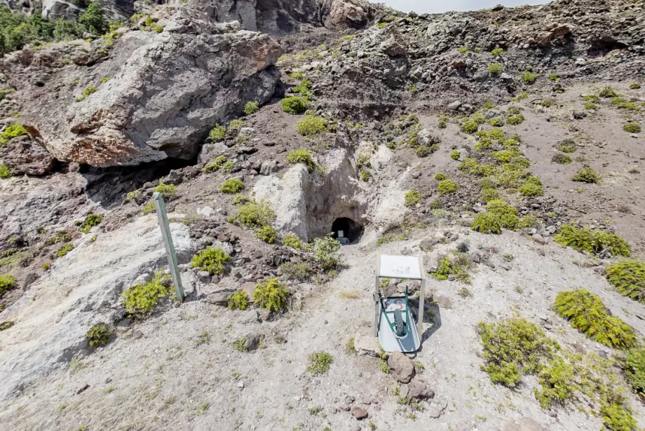 Sulfur Mine, Saba