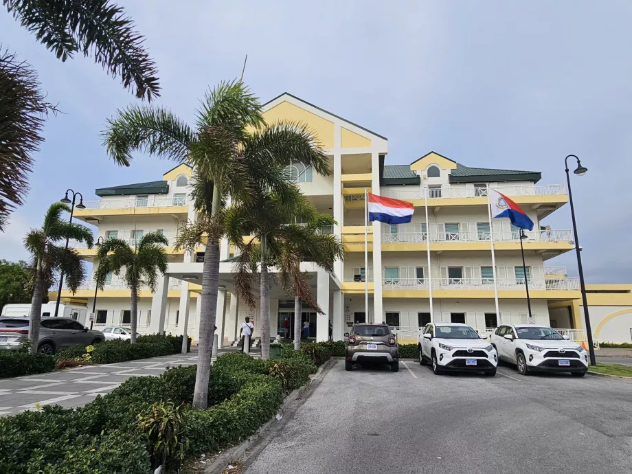 Government building, Philipsburg