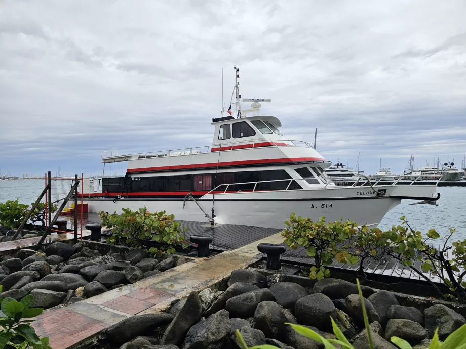 Ship Marigot - Anguilla