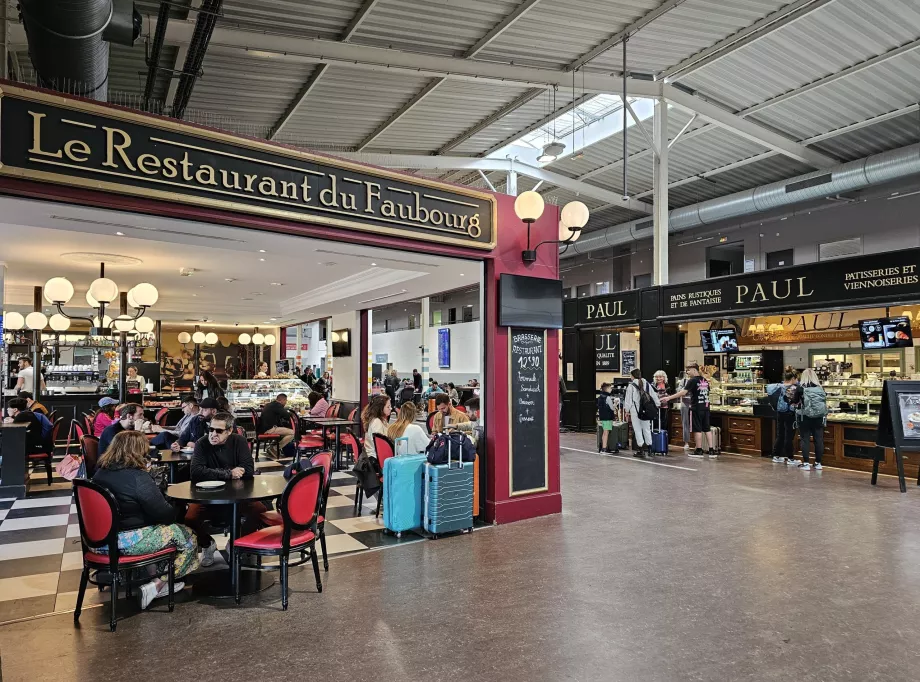 Refreshments, public area, Terminal 2