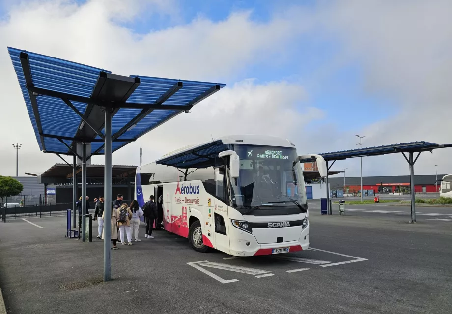 Bus to the centre of Paris