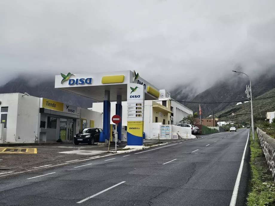 Disa petrol station