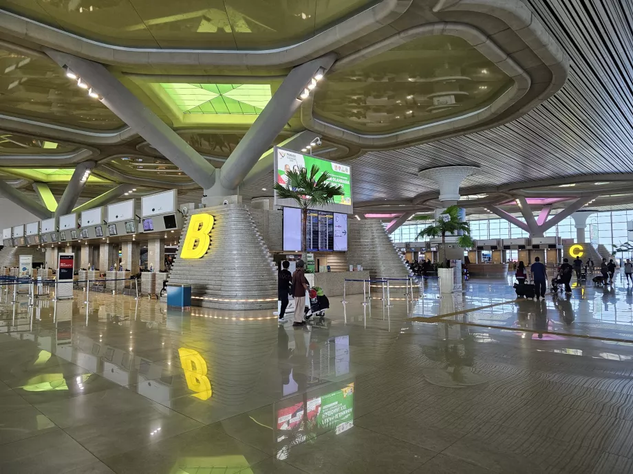 YIA Departure Hall