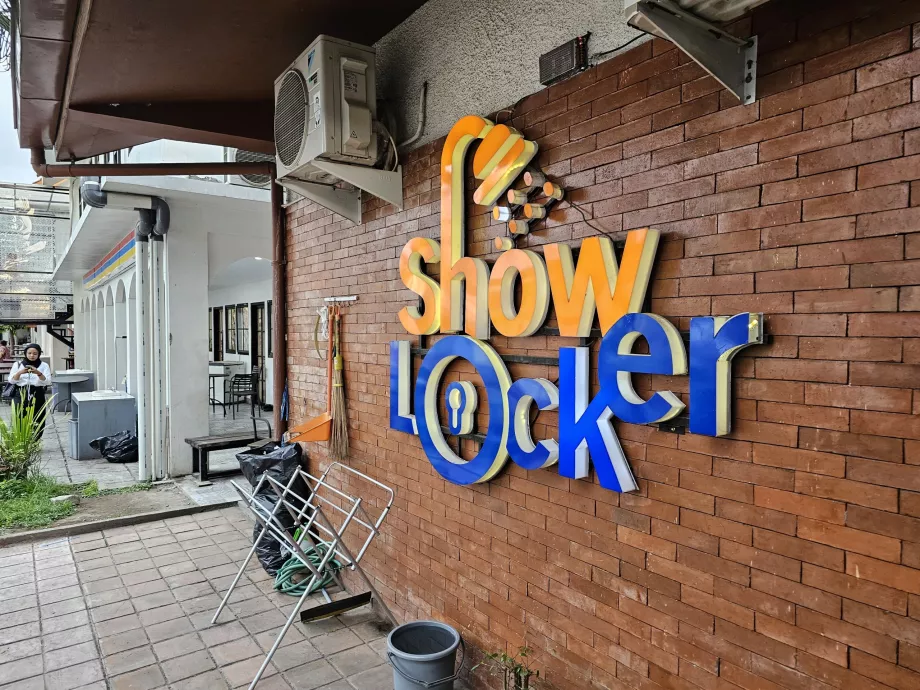 Showers and lockers at Tugu station