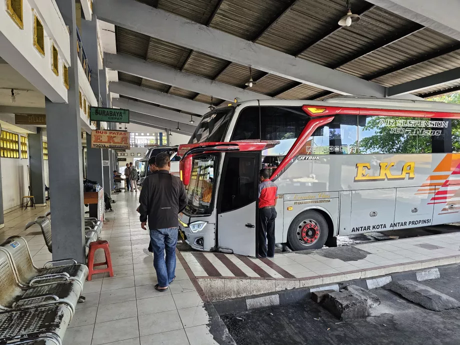 Long distance buses to Surabaya