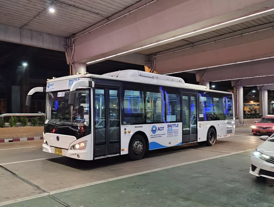 Shuttle bus between Don Mueang and Suvarnabhumi airports