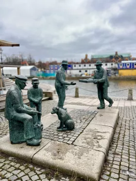 Statue of fishermen
