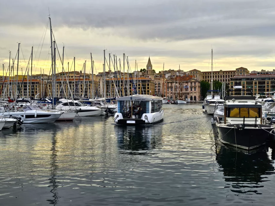 Ferry across Vieux Port