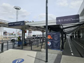 Taxi and mobile app (Uber, Bolt) stands, Terminal 4