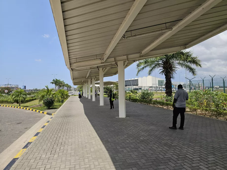Transfer walkway between terminals 2 and 3
