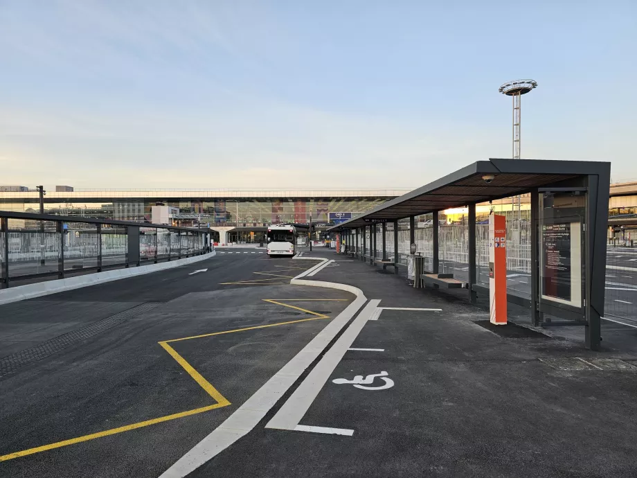 Bus stops in front of terminals 1, 2, 3