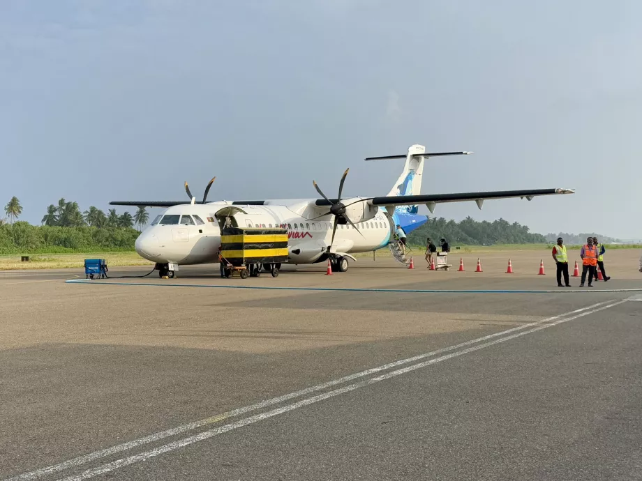 Maldivian aircraft ATR-72 at Kooddoo GKK