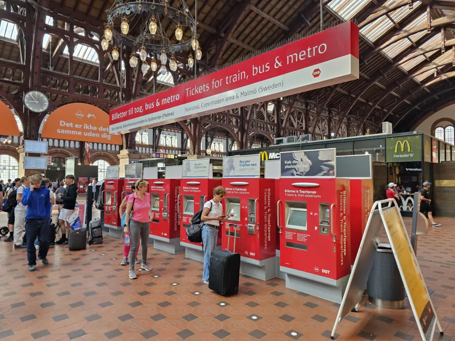 Vending machines for public transport and trains - Copenhagen Central Station