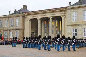Changing of the Guard, Amalienborg