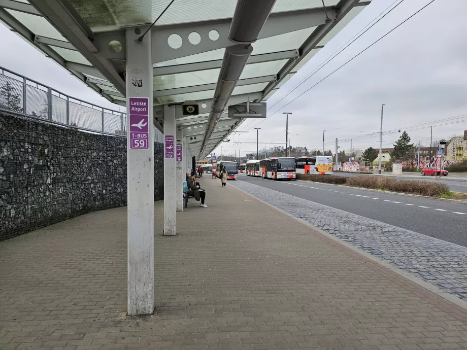 Trolleybus stop at Nádraží Veleslavín