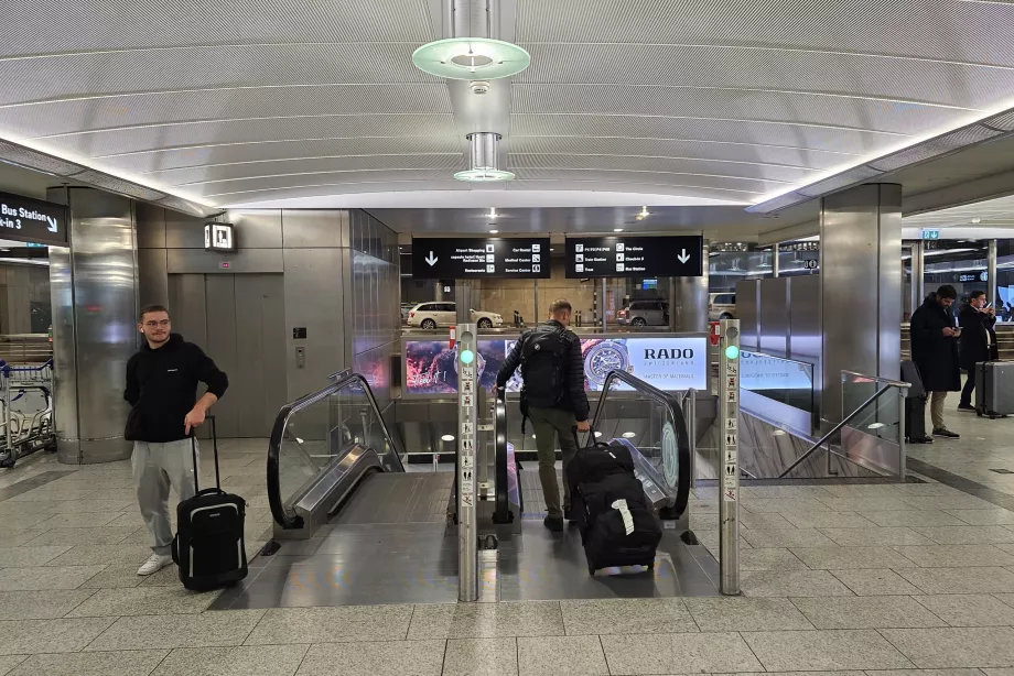 The way from the arrival halls to the train, bus and tram