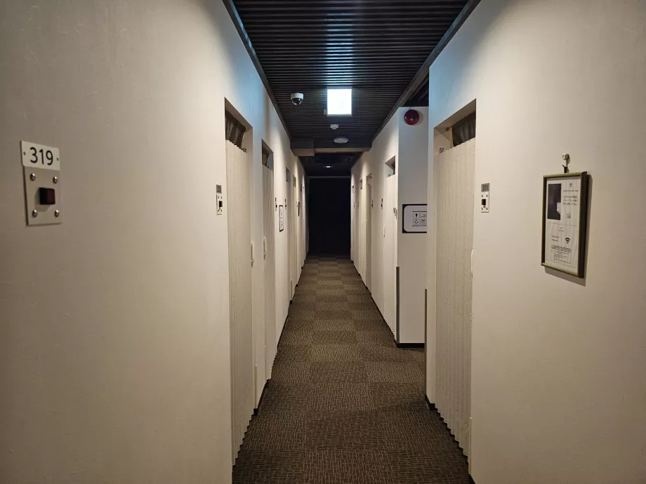 Shared corridor, Superior rooms