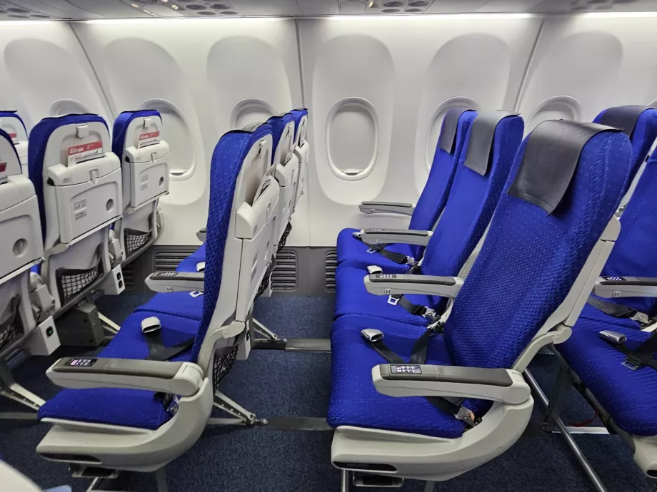 Economy seats, Boeing 737