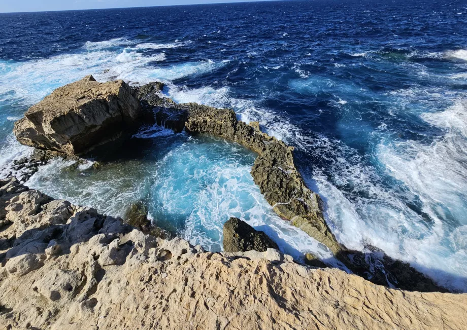 Blue Hole in rough seas