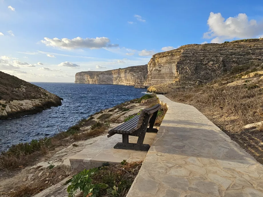 Sidewalks around Xlendi