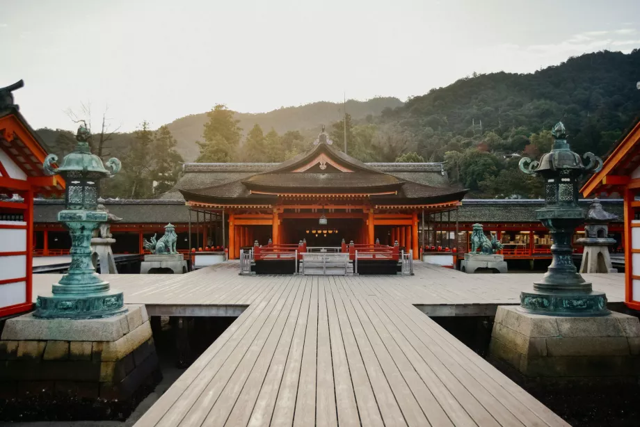 Itzukushima Shrine