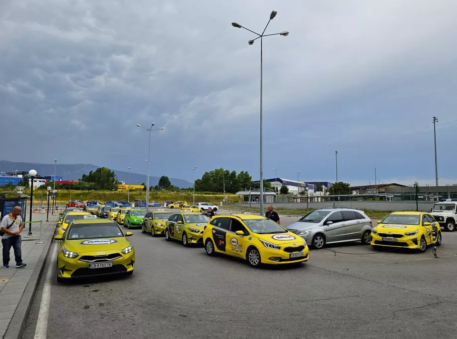 Taxi stand in front of Terminal 2