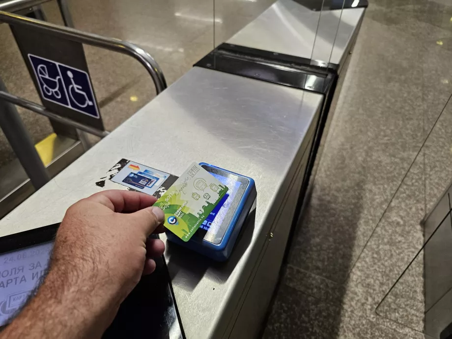 Ticket and card reader when entering the metro