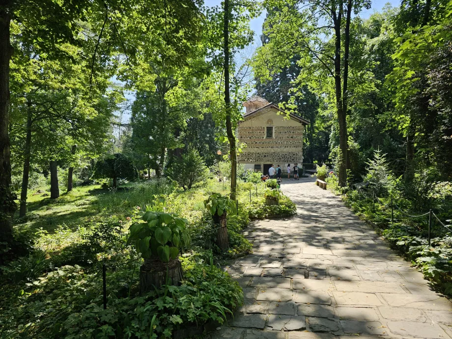 Park around Bojan Church