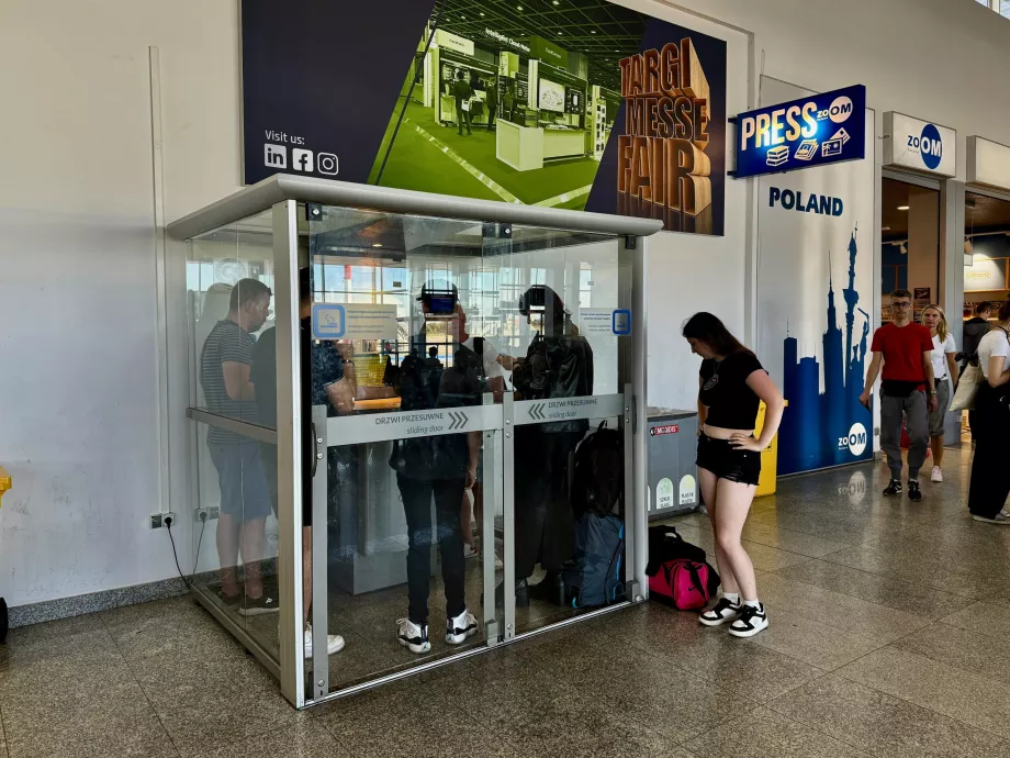 Smoking room in the terminal